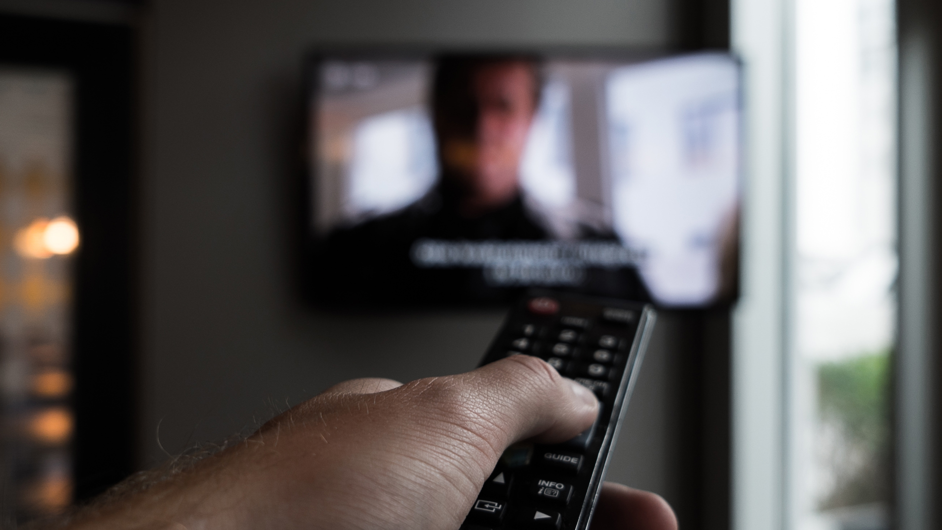 Fjernbetjening Og Tv 