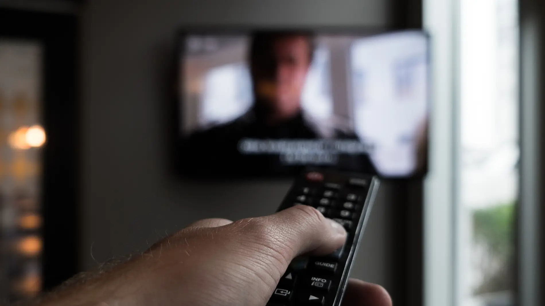 Fjernbetjening Og Tv
